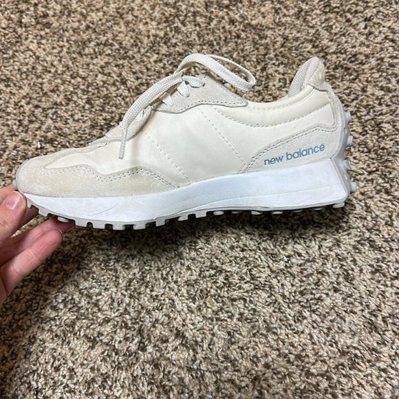 New Balance 327 sz 6 - Picture 6 of 10